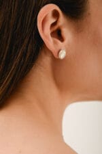Simplicity Fildishi Earring - Image 2