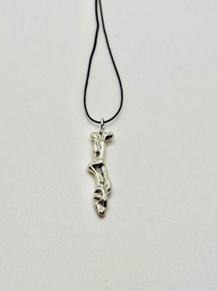 Totem pendant - M6